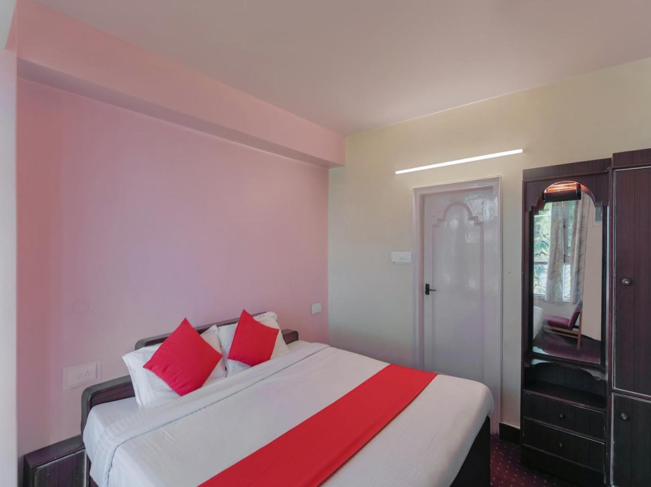 Oyo 22748 Barowalia Resorts 西姆拉 外观 照片